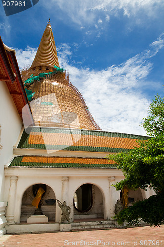 Image of Phra Pathom Chedi in Thailand during renovation