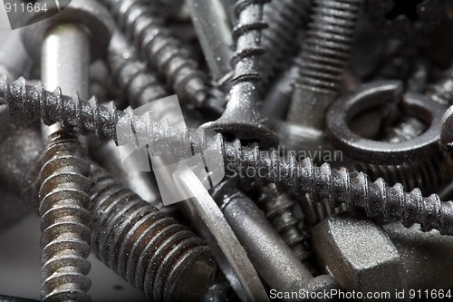 Image of metal screws of different kind