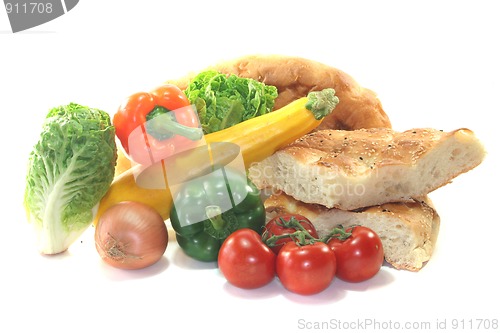 Image of Mediterranean vegetables with pita bread