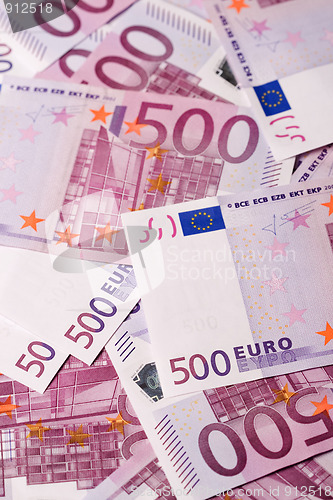 Image of 500 euro banknotes 