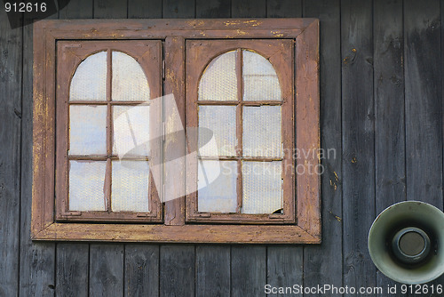 Image of old window 