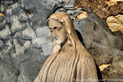 Image of holy mary statue