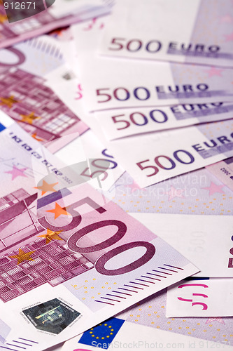 Image of 500 euro banknotes 