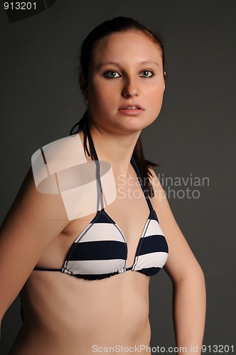 Image of Brunette