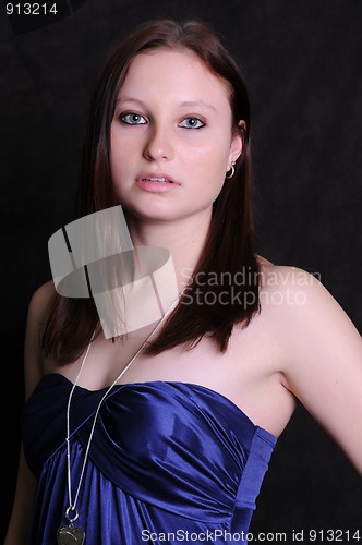 Image of Brunette