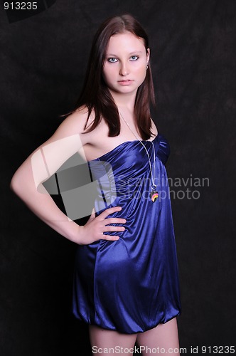 Image of Brunette
