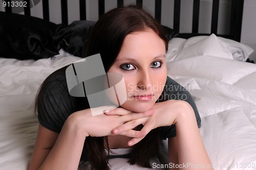 Image of Brunette