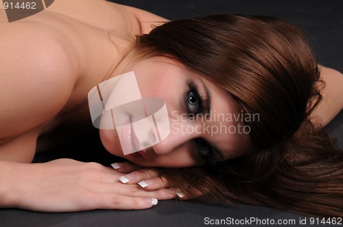 Image of Brunette
