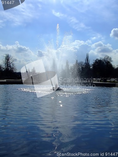 Image of Fountain in the lake