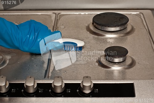 Image of Cleaning a gas stove