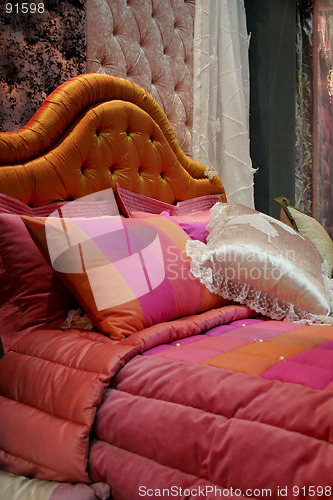 Image of Pink bed - home interiors