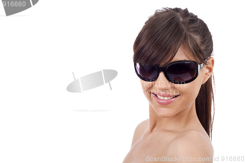 Image of brunette with sunglasses 