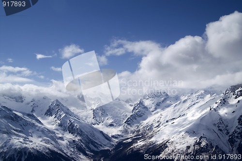 Image of Mountains in cloud