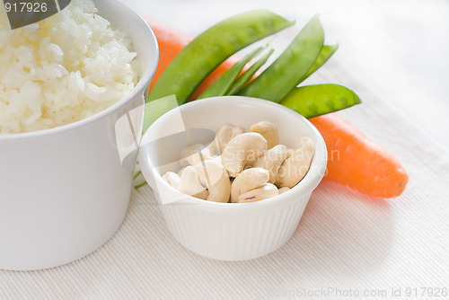 Image of cashew nuts and vegetables