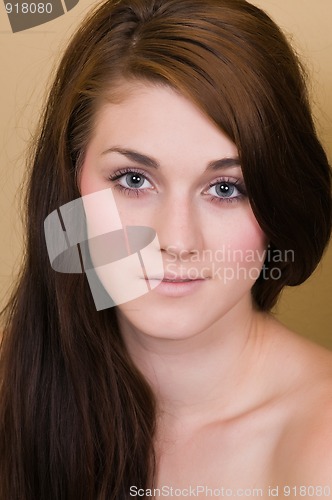 Image of Brunette