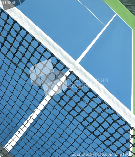 Image of tennis net and alley