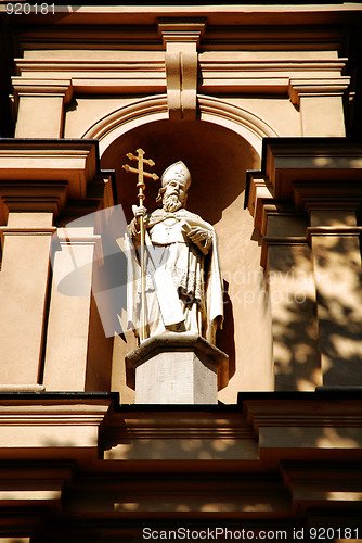 Image of statue of saint 