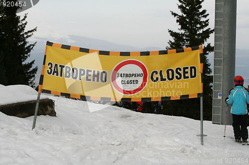 Image of Close sign in the mountains