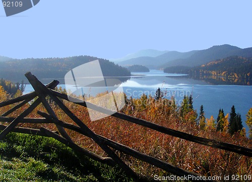 Image of Lake des Roches in the fall