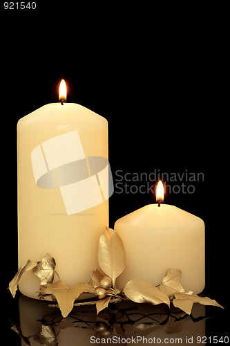 Image of Christmas Candles, Holly and Ivy