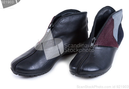 Image of Feminine leather shoe with corduroy insertion