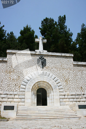 Image of Mausoleum on Vido