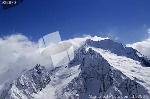 Image of Mountains in cloud