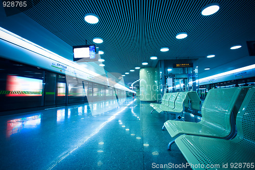 Image of bench of the subway