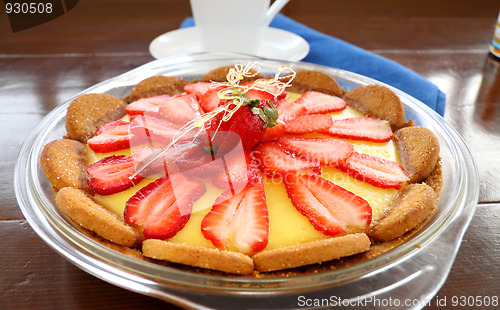 Image of Strawberry Custard Biscuit Tart 