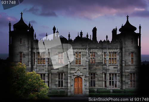 Image of Vorontsovsky palace after sunset