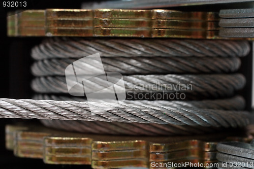 Image of steel rope on spool with ratchet