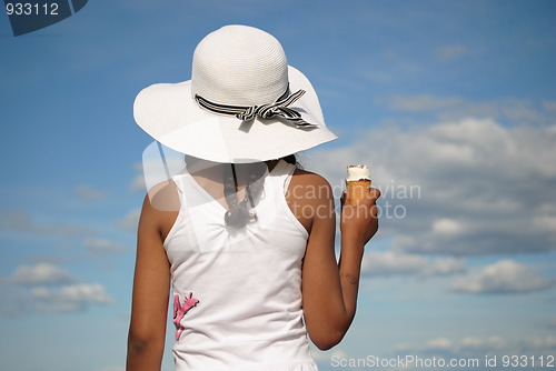 Image of icecream in the sun