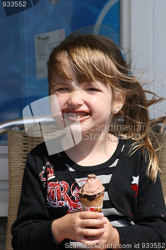 Image of blond girl 
