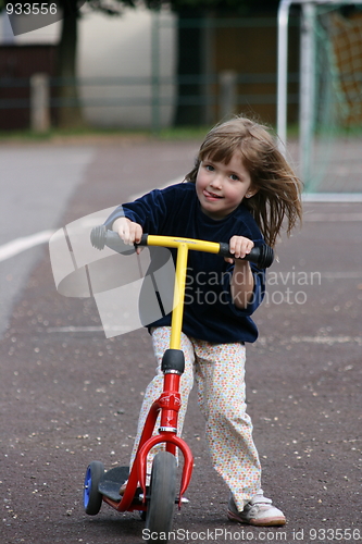 Image of blond girl