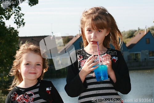 Image of blond sisters