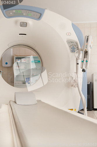 Image of CAT Scan Machine 