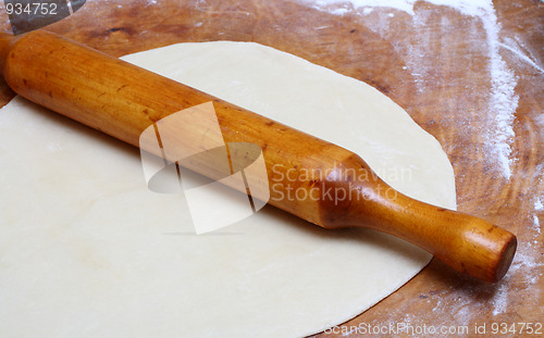 Image of rolling-pin with pastry