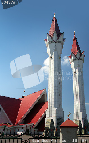 Image of mosque with two minarets