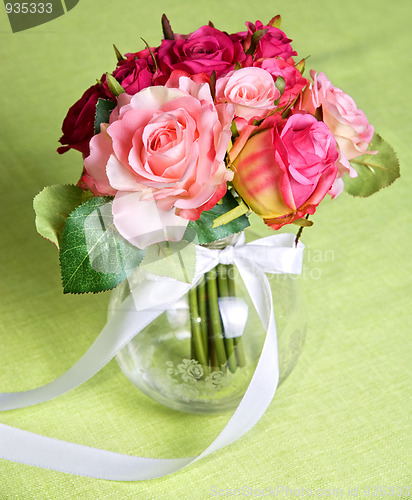 Image of wedding bunch on table