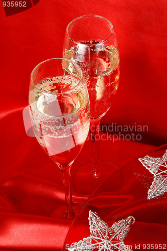 Image of Two glasses of champagne