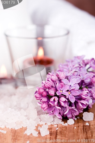 Image of lilac, bath salt and candle