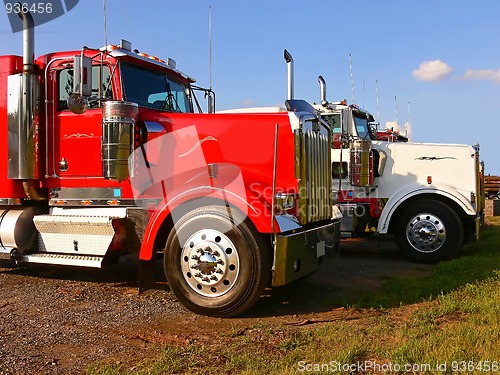 Image of Tractor trailer 