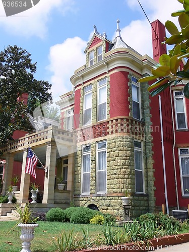 Image of Victorian mansion  