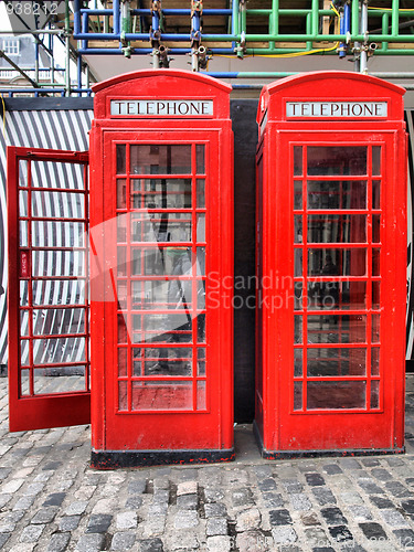 Image of London telephone box