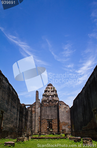 Image of Wat Phasrirattanamahathat in Lopburi of Thailand