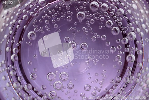 Image of air bubbles in water