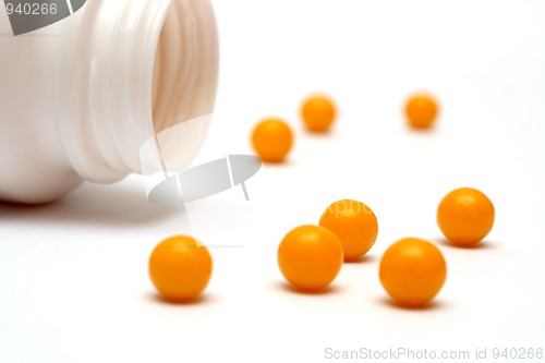 Image of yellow vitamin dradees