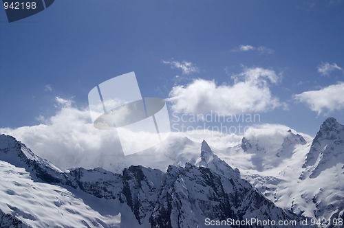 Image of Mountains in cloud