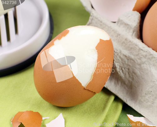 Image of Simple Cracked Egg