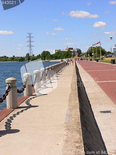 Image of Promenade on lake Ontario.  